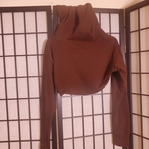 Top - Picture 2 of 6